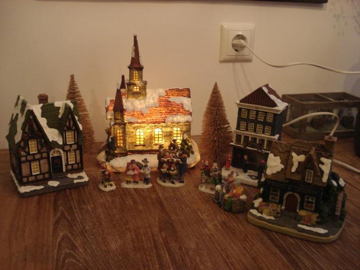 kerstdorp met figuren, Diversen, Kerst, Gebruikt, Ophalen of Verzenden