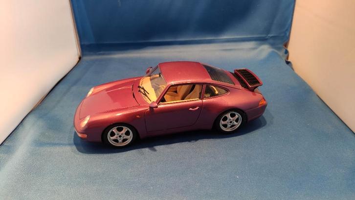 Modelauto 1:18 Porsche 911 Carrera uit 1993, Hobby en Vrije tijd, Modelauto's | 1:18, Zo goed als nieuw, Auto, Bburago, Ophalen of Verzenden