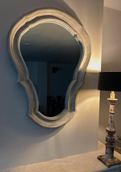 Clayfibre antiek wash scalloped (tuin) Spiegel, Huis en Inrichting, Woonaccessoires | Spiegels, Ophalen