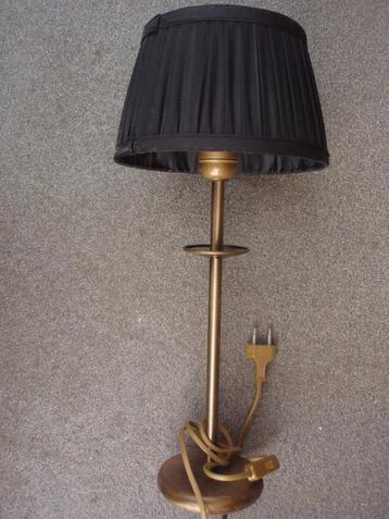 Trendy zwart tafel-dressoir lampje met organza lampenkap beschikbaar voor biedingen