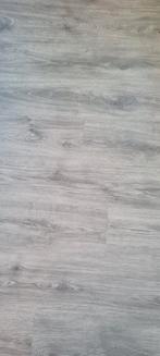 Grey Oak circa 30-35m2 inclusief 20 nieuwe plinten, Huis en Inrichting, Ophalen, Gebruikt, Laminaat