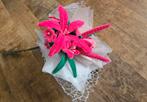 Handgemaakte chenille bloemen boeket, fel roze, Ophalen of Verzenden, Nieuw, Binnen