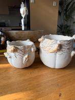 Set van 2 stenen potten met vogeltjes - Nieuw, Ophalen, Rond, Beton, Binnen