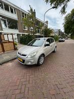 Hyundai i20 1.2 5-DRS 2010 Grijs, 450 kg, 4 cilinders, Origineel Nederlands, Handgeschakeld