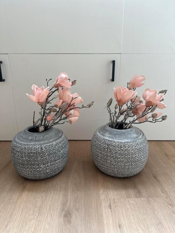 Set van 2 stenen vazen, Huis en Inrichting, Woonaccessoires | Vazen, Zo goed als nieuw, Overige kleuren, Minder dan 50 cm, Steen
