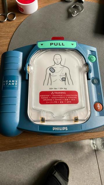 Aed  inclusief trainer beschikbaar voor biedingen