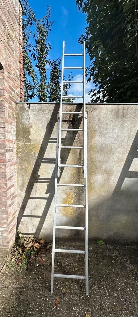 Lange Aluminium Ladder - 4m+, Doe-het-zelf en Verbouw, Ladders en Trappen, Gebruikt, Ladder, 4 meter of meer, Ophalen
