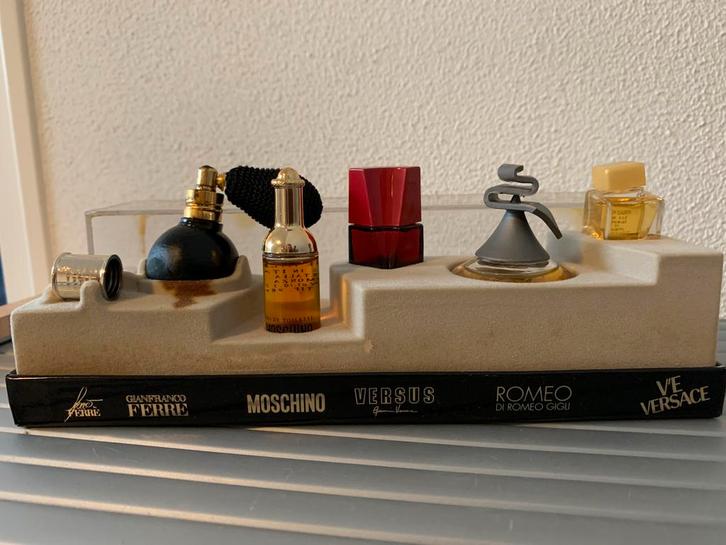 Set oude parfum miniaturen, Verzamelen, Parfumverzamelingen, Gebruikt, Miniatuur, Ophalen of Verzenden