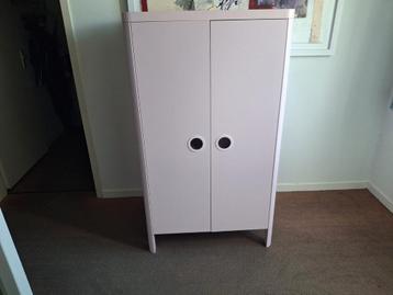 Busunge kledingkast ikea
 beschikbaar voor biedingen