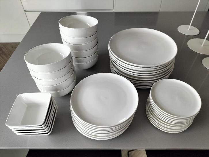 Wit servies porselein Xenos, Huis en Inrichting, Keuken | Servies, Gebruikt, Bord(en), Overige stijlen, Porselein, Ophalen