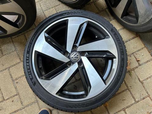 VW Golf Milton Keynes 18 inch Velgen met Banden, Auto-onderdelen, Banden en Velgen, Banden en Velgen, All Season, 18 inch, 225 mm