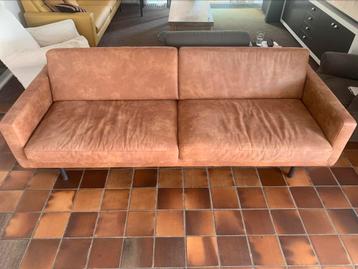 Mooie duurzame bank van recycled leer materiaal 230cm 87cm beschikbaar voor biedingen