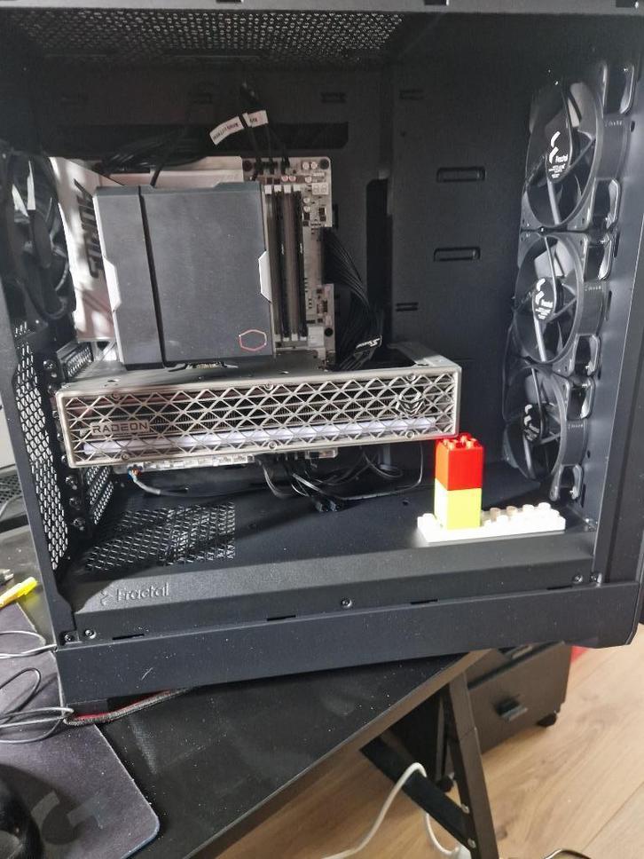 Sapphire Nitro+ Radeon RX 9070 XT, Computers en Software, Videokaarten, Zo goed als nieuw, AMD, PCI-Express 5.0, GDDR6, Ophalen