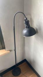 Staande landelijke lamp zwart metaal (2x), Huis en Inrichting, Lampen | Vloerlampen, Ophalen, Zo goed als nieuw, Metaal, 150 tot 200 cm