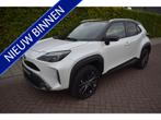 Toyota Yaris Cross 1.5 Hybrid Executive BOMVOL 16DKM NIEUWST, Gebruikt, Zwart, Leder en Stof, Wit