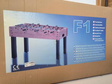 Voetbaltafel voor volwassenen beschikbaar voor biedingen