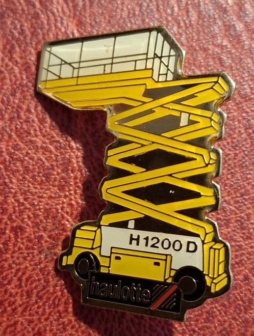 speld hoog werker   (B4667), Verzamelen, Speldjes, Pins en Buttons, Zo goed als nieuw, Speldje of Pin, Transport, Verzenden