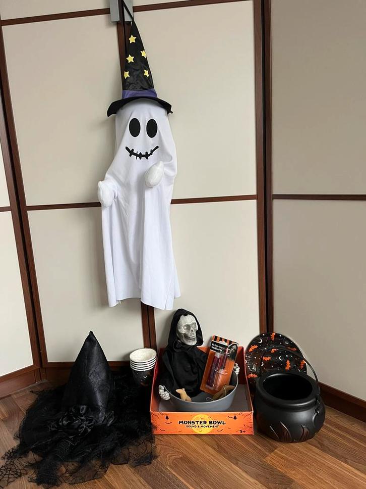 Halloween set, Hobby en Vrije tijd, Feestartikelen, Zo goed als nieuw, Halloween of Griezel, Ophalen of Verzenden