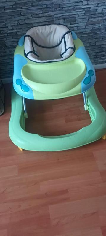 Leuk loopstoeltje, babywalker te koop  beschikbaar voor biedingen