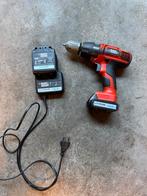 Black & Decker Accuboormachine met 2 Accu's, Doe-het-zelf en Verbouw, Gereedschap | Boormachines, Ophalen, Gebruikt, Variabele snelheid