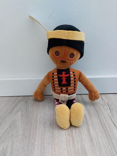 Knuffel playmobil pop jongen indiaan K9843, Kinderen en Baby's, Speelgoed | Knuffels en Pluche, Zo goed als nieuw, Beer, Ophalen of Verzenden