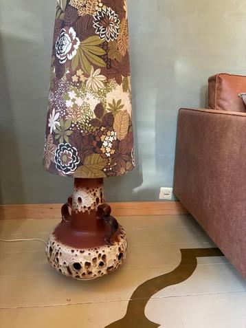 Fatlava lamp beschikbaar voor biedingen