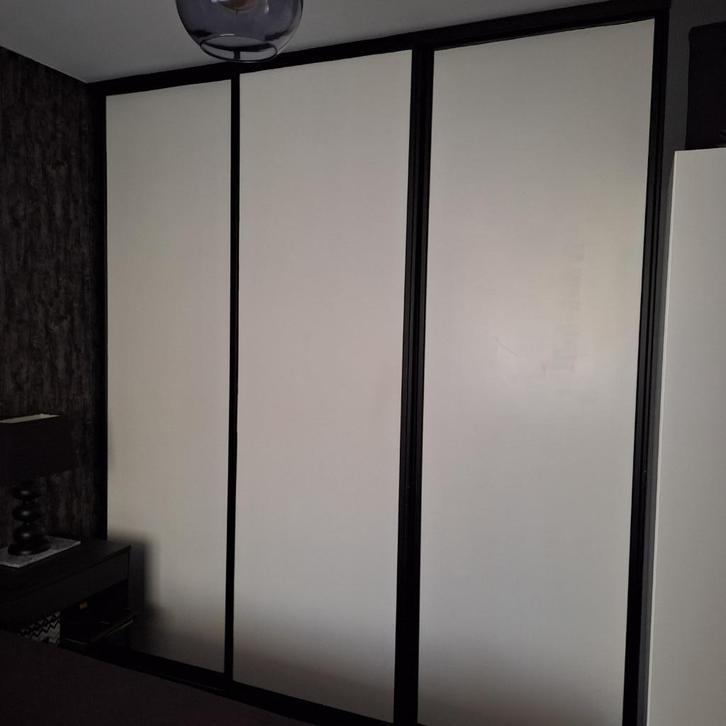 DRIE SCHUIFDEUREN, Huis en Inrichting, Kasten | Kledingkasten, Zo goed als nieuw, 200 cm of meer, 200 cm of meer, Minder dan 25 cm