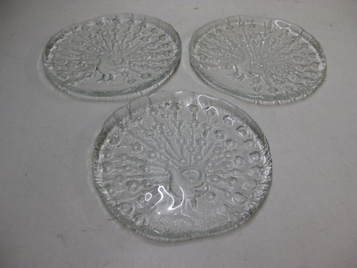 glazen pauw pauwen bordjes meerdere stuks 15,5 cm dia (197), Antiek en Kunst, Antiek | Glas en Kristal, Ophalen of Verzenden