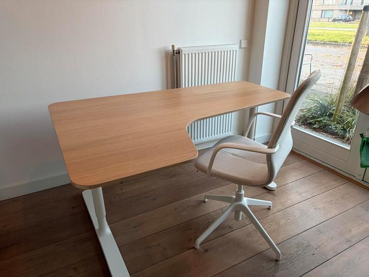 Ikea Bekant Bureau + Bureaustoel, Huis en Inrichting, Bureaus, Zo goed als nieuw, Bureau, In hoogte verstelbaar, Ophalen