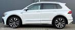 Volkswagen Tiguan 2.0 TSI 4M. R-Line Pano.dak/Trekhaak/Virit, Auto's, Euro 6, 4 cilinders, 2500 kg, Wit
