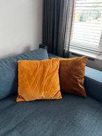 Oker gele kussen - 2 stuks - 45cm x 45cm, Ophalen of Verzenden, Zo goed als nieuw, Vierkant