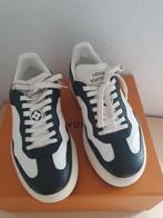 Originele Louis Vuitton sneakers zgan maat 37, Kleding | Dames, Schoenen, Ophalen of Verzenden, Zo goed als nieuw, Zwart, Sneakers of Gympen