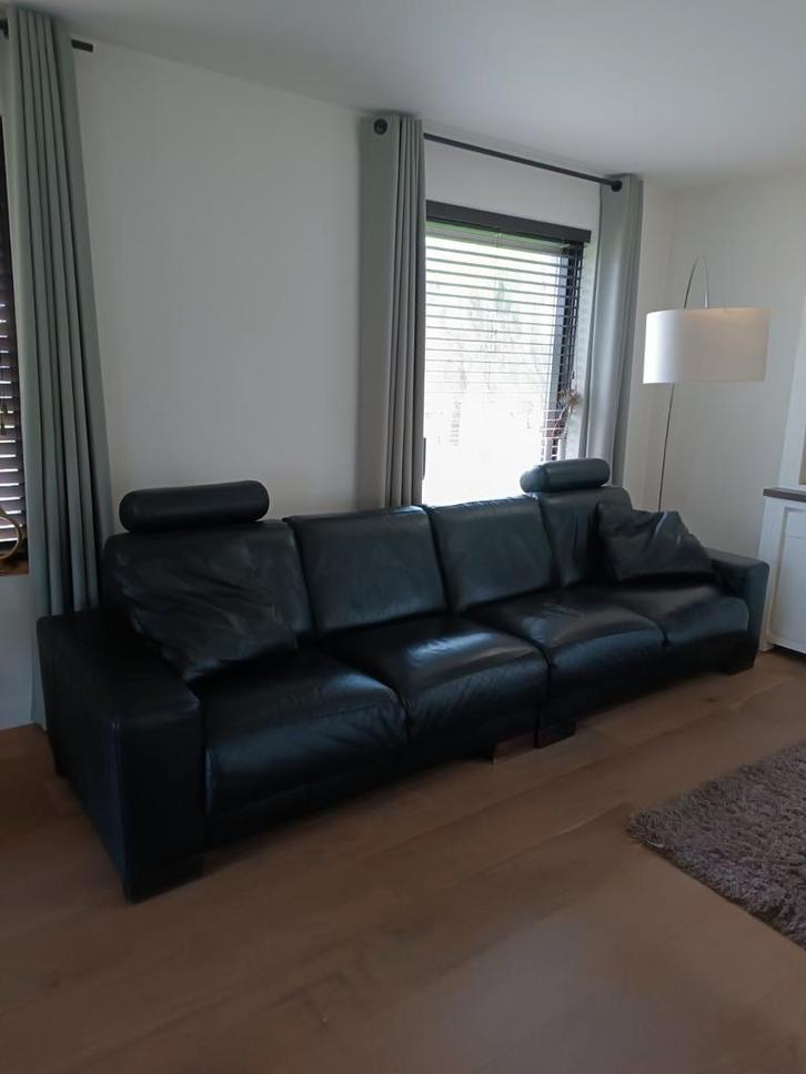 Zwarte leren bank (2 delen) - Koppelstuk mist, Huis en Inrichting, Banken | Bankstellen, Gebruikt, Vierpersoons of meer, Ophalen