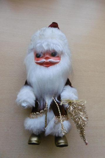 Vintage oude Kerstman plastic met goudkleurige kerstboom beschikbaar voor biedingen