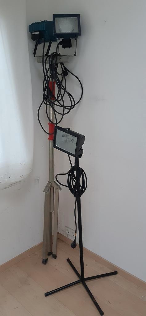 Twee professionele bouwlampen + Haspel 50 meter., Doe-het-zelf en Verbouw, Bouwverlichting, Gebruikt, Overige typen, 500 watt of meer