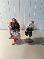 Twee Vintage Roemeense Poppen- Op Houten Voetjes, Ophalen of Verzenden, Zo goed als nieuw