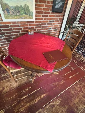 Ronde houten eettafel – stevig en gezellig beschikbaar voor biedingen