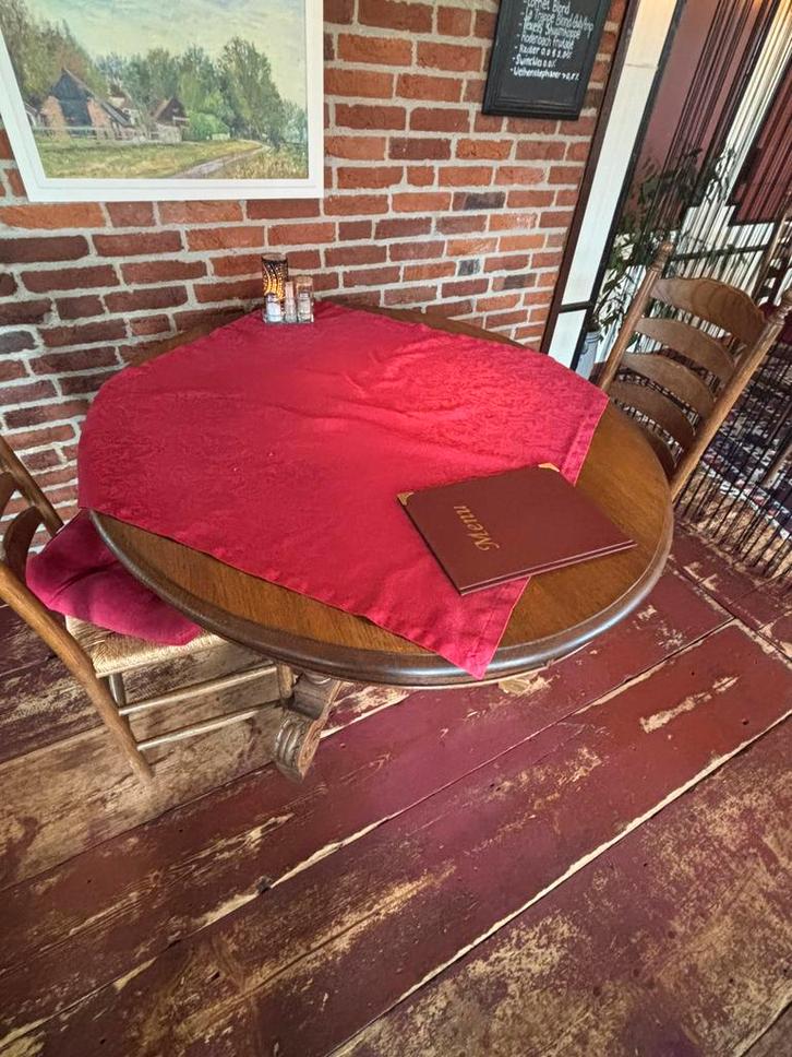Ronde houten eettafel – stevig en gezellig, Huis en Inrichting, Tafels | Eettafels, Zo goed als nieuw, 100 tot 150 cm, Rond, Ophalen