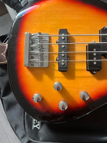 Fame Basgitaar - Mooie Sunburst Finish! beschikbaar voor biedingen