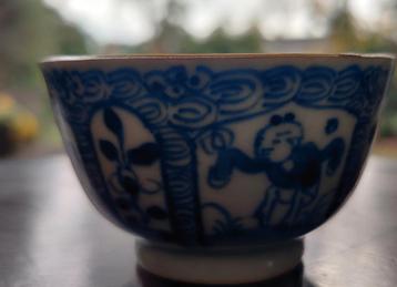 Kangxi porseleinen kom/kopje met Zotjes in perfecte staat beschikbaar voor biedingen