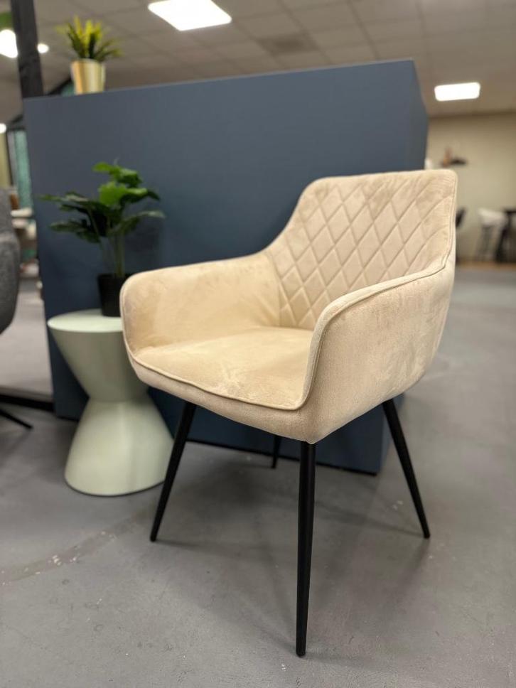 Velvet kuipstoel beige - beige stoel velvet - velours stoel, Huis en Inrichting, Stoelen, Nieuw, Vijf, Zes of meer stoelen, Stof