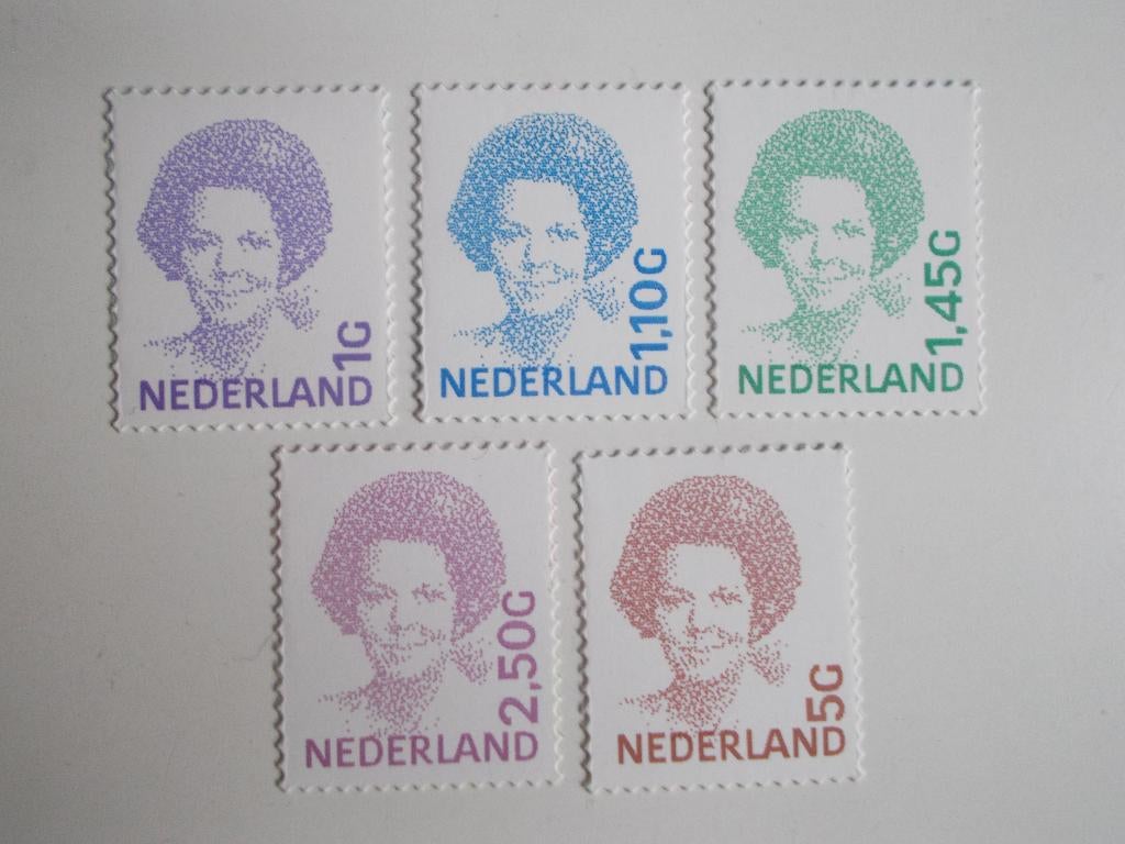 Nederland, Complete Serie Doorgestantste Postzegels Beatrix., Postzegels en Munten, Postzegels | Nederland, Ophalen, Na 1940, Postfris