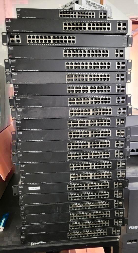 PARTIJ cisco sf220-24p smart plus switch, Computers en Software, Netwerk switches, Gebruikt, Ophalen of Verzenden