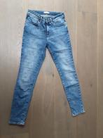Te koop: Mooie skinny jeans van het merk WRANGLER Mt: 26/30, Blauw, Ophalen of Verzenden, W27 (confectie 34) of kleiner, Zo goed als nieuw