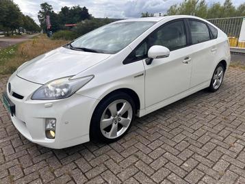 Toyota Prius1.8 Full Hybrid|Executive|Leer|Camera| Keyless beschikbaar voor biedingen