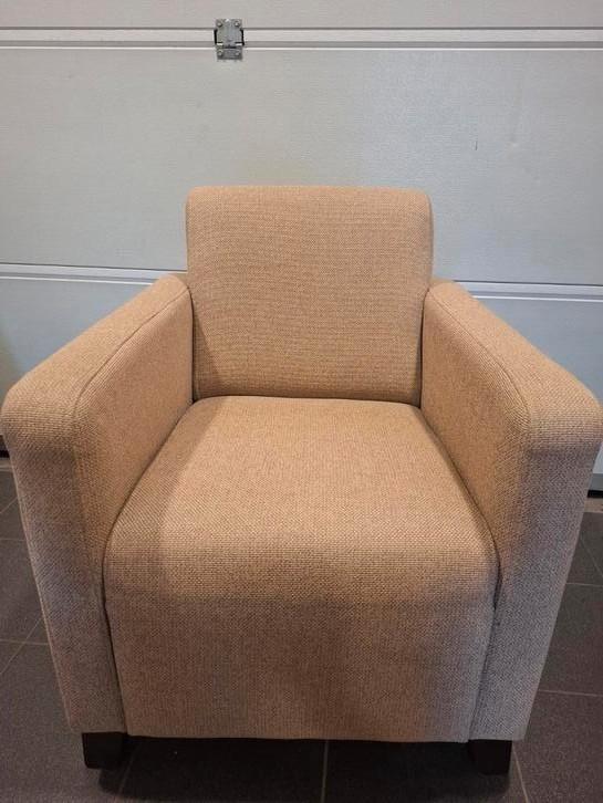 Strakke, tijdloze fauteuil in topstaat, Huis en Inrichting, Fauteuils, Zo goed als nieuw, Stof, 50 tot 75 cm, 75 tot 100 cm, Ophalen