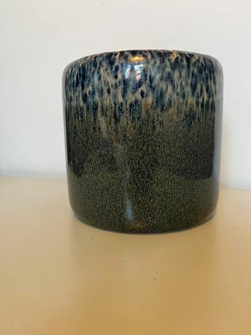 Blauwe bloempot diameter 16cm beschikbaar voor biedingen