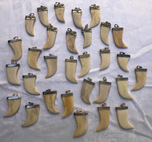 Echt zilveren hanger van Tand van Been - zilverkeur Zwaardje, Sieraden, Tassen en Uiterlijk, Antieke sieraden, Hanger, Zilver