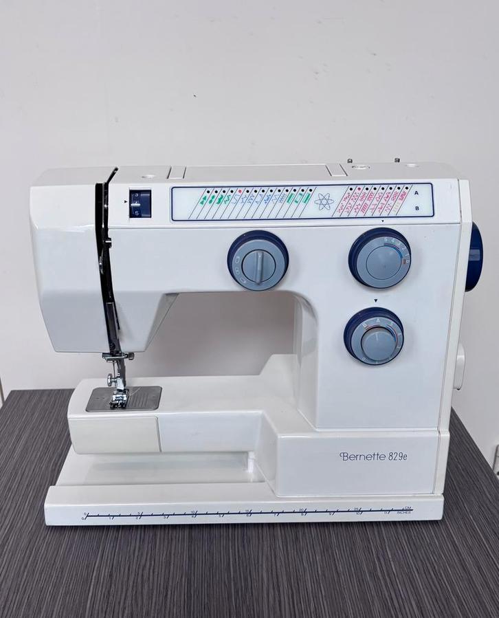 Bernette 829 electronic naaimachine, Hobby en Vrije tijd, Naaimachines en Toebehoren, Zo goed als nieuw, Naaimachine, Bernina