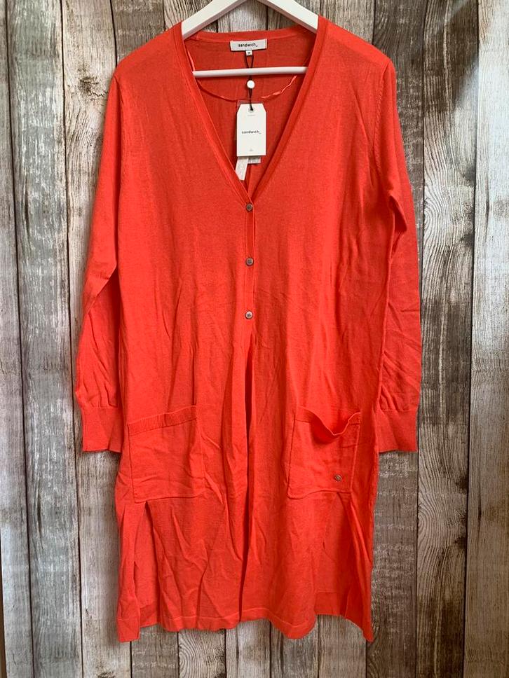 Nieuw mooi koraalkleurig lang vest van Sandwich (Maat M), Kleding | Dames, Truien en Vesten, Nieuw, Maat 38/40 (M), Overige kleuren